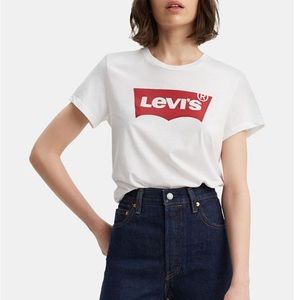 LEVIS • tee